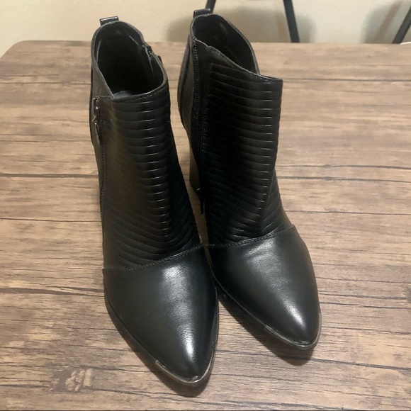 G by Guess Mayko Black Moto Pointed Toe Booties - Picture 4 of 14